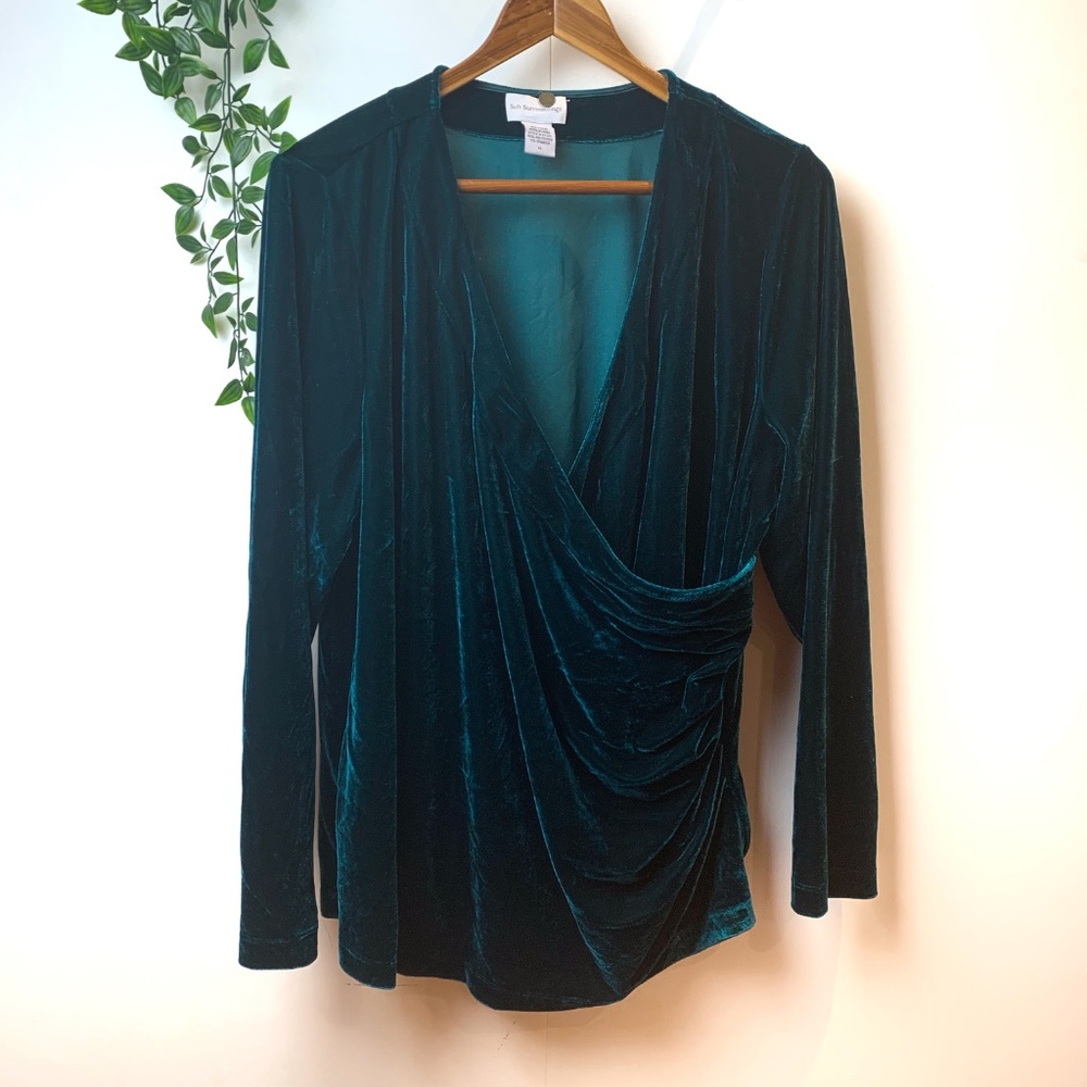 SOFT SURROUNDINGS Green Shapely Velvet Wrap Top